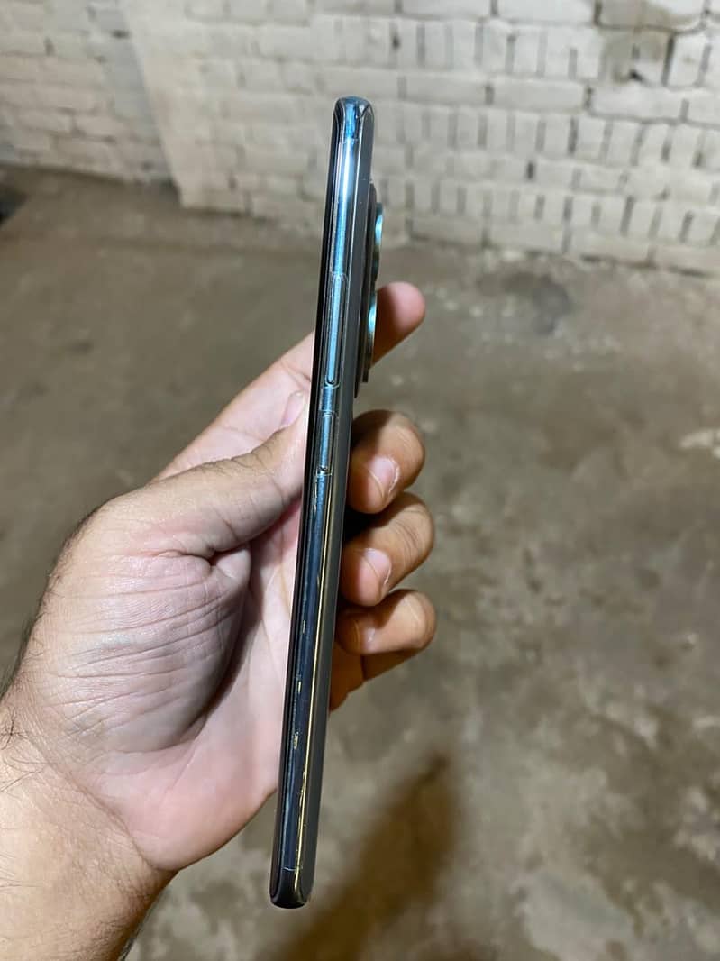 Xiaomi Redmi Note 14 Pro 3
