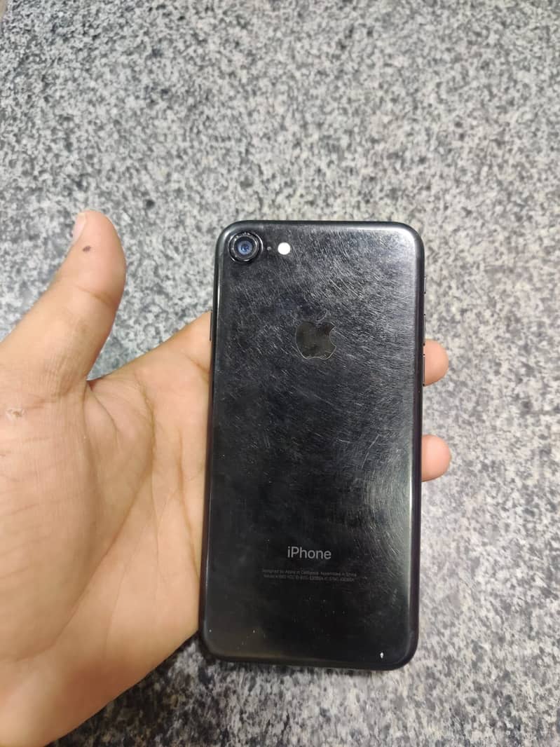 Apple iPhone 7 1