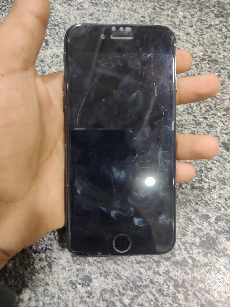 Apple iPhone 7 3