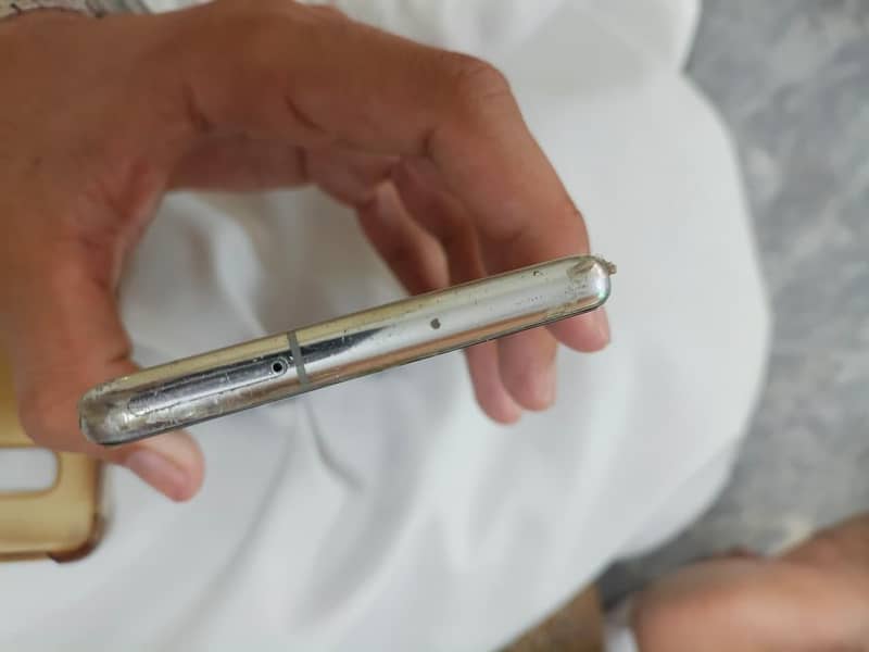Model Samsung S10 plus 2