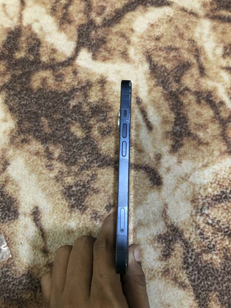 Apple iPhone 13 read ad first 2