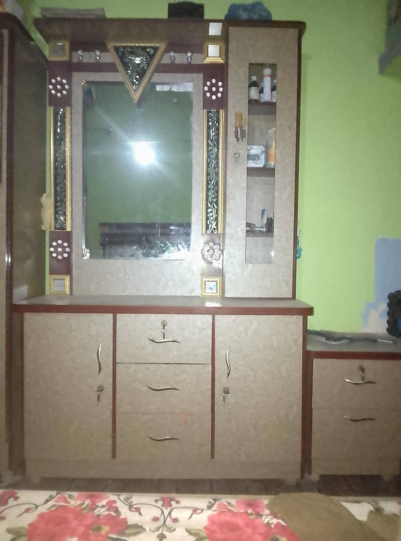 bed and dressing table 5