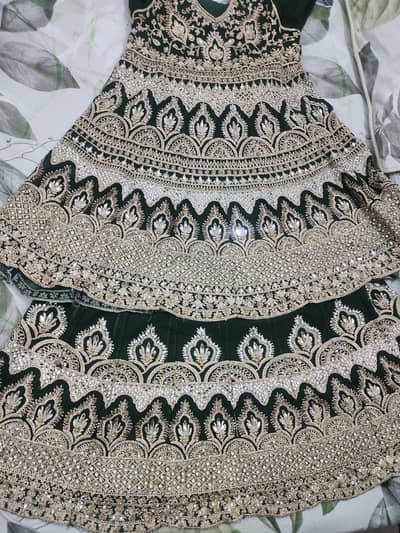 beautiful mehndi dresses