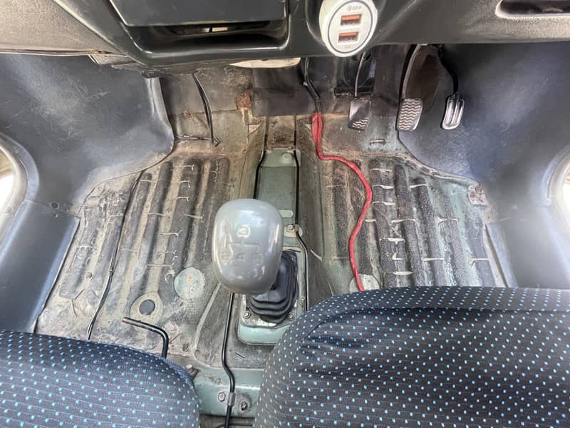 Suzuki Mehran VX 2000 10