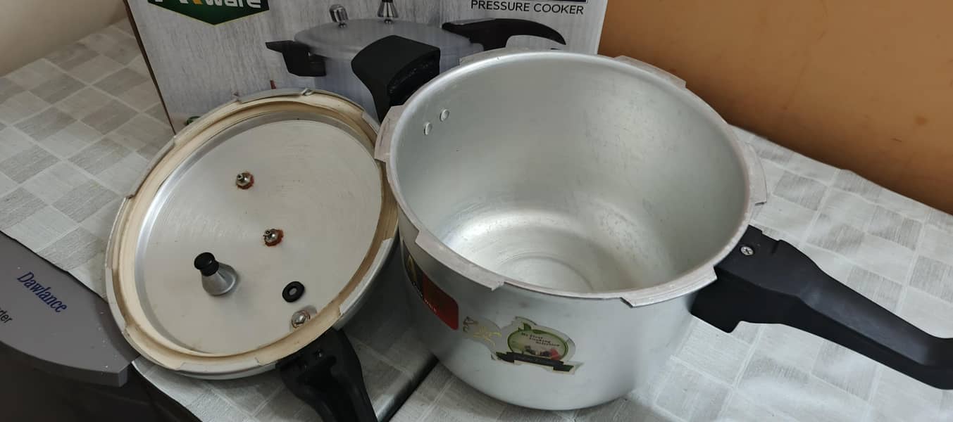 pressure cooker 6