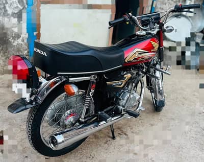 Honda 125 Call / Whatsapp 03207541455