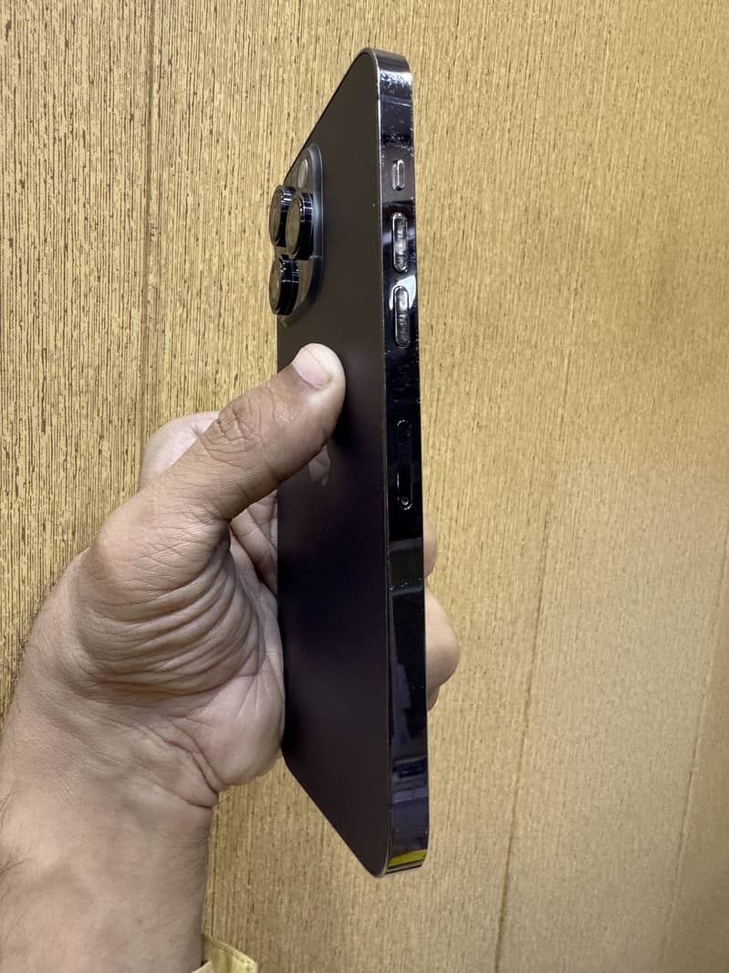 iPhone 14 Pro Max 4