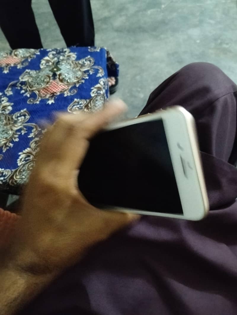 Apple iPhone 8 Plus 1