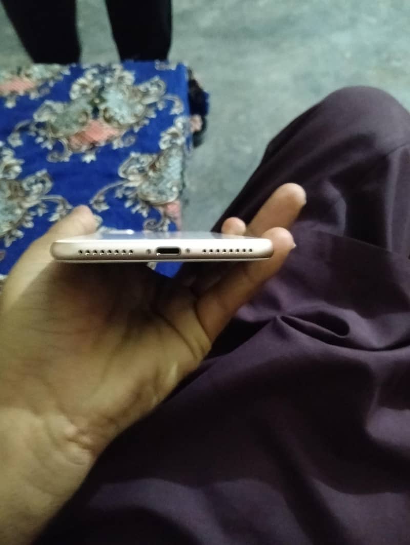 Apple iPhone 8 Plus 2