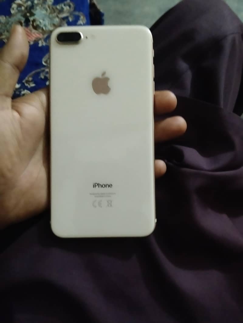 Apple iPhone 8 Plus 3
