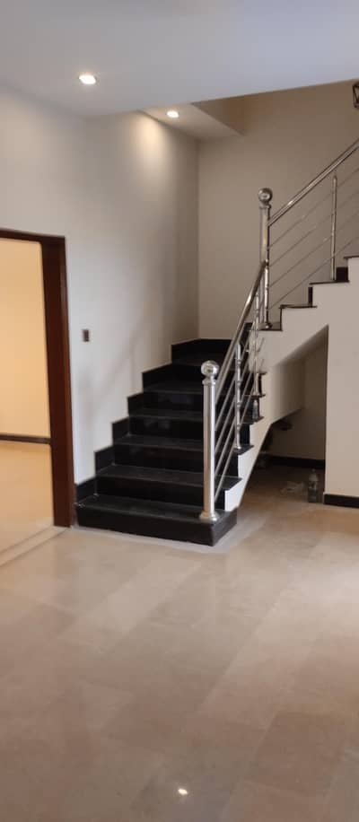 4bed Villa in Ali Block for Rent