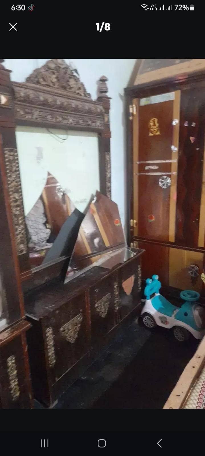 show case or dressing table 7