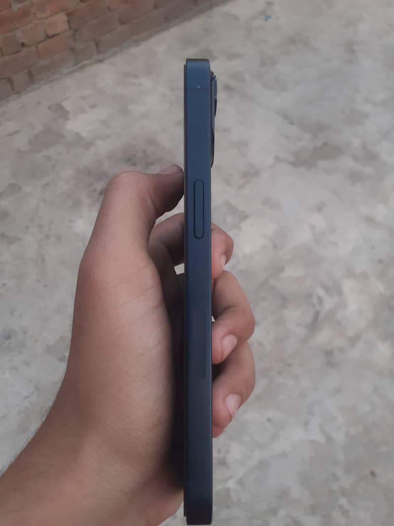 Apple iPhone 13 3