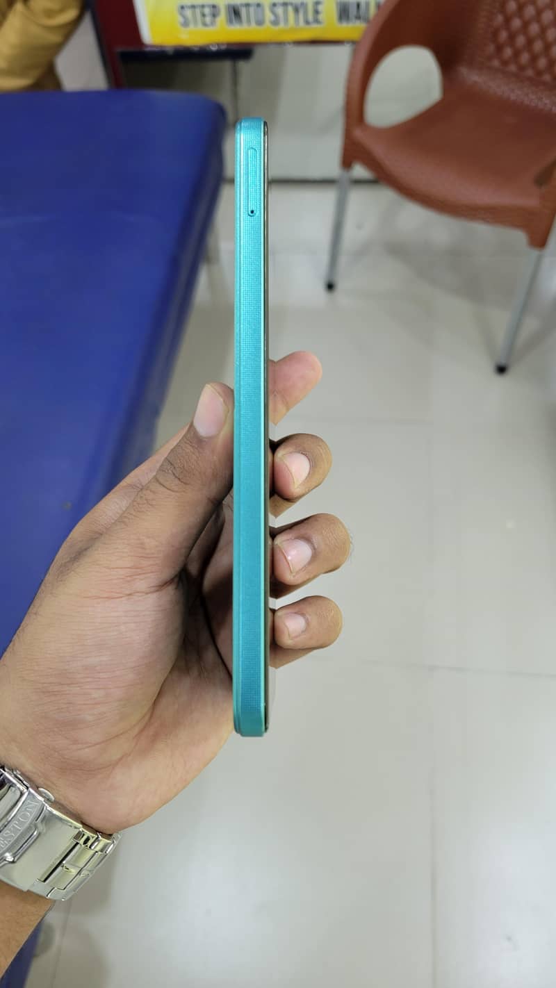 HMD Aura 2 1
