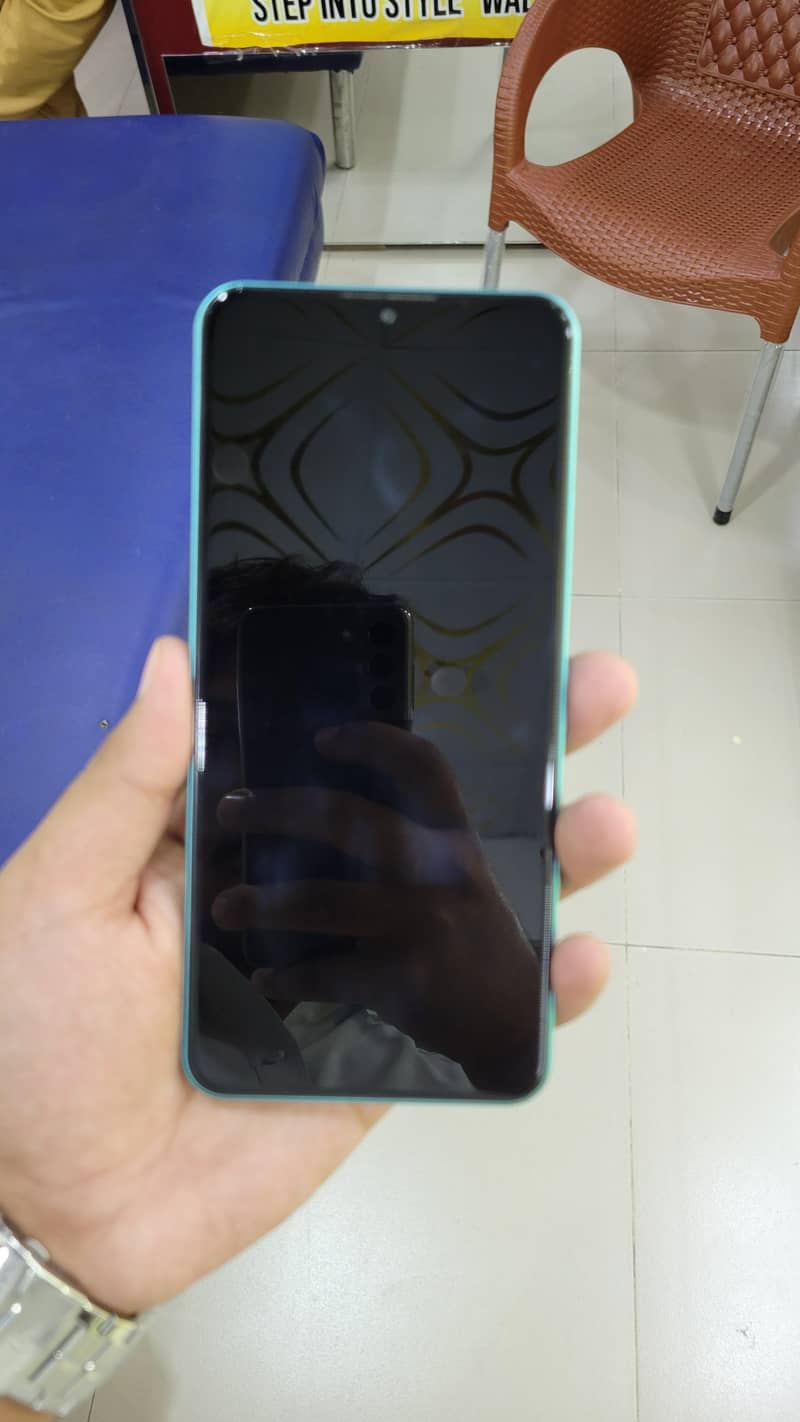 HMD Aura 2 2
