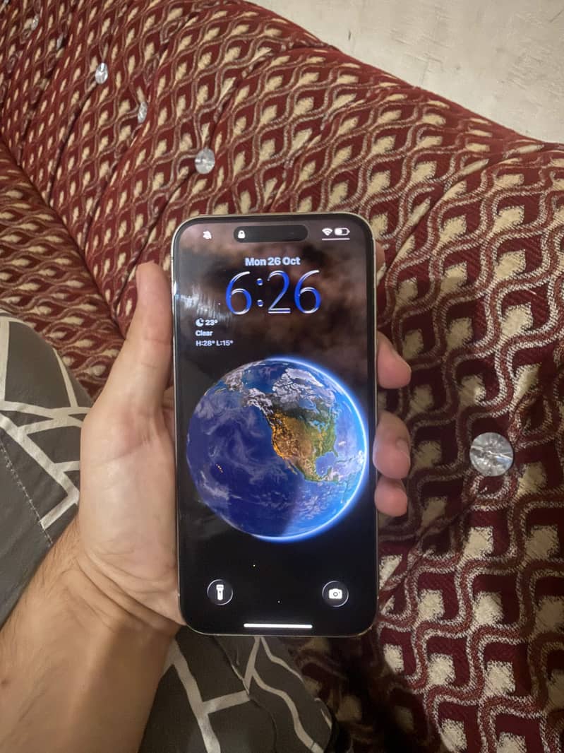 Apple iPhone 15 Pro Max 2
