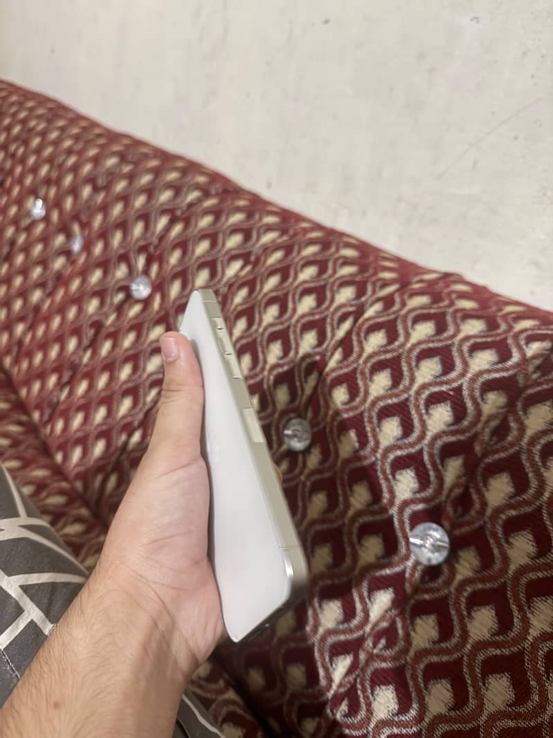 Apple iPhone 15 Pro Max 5