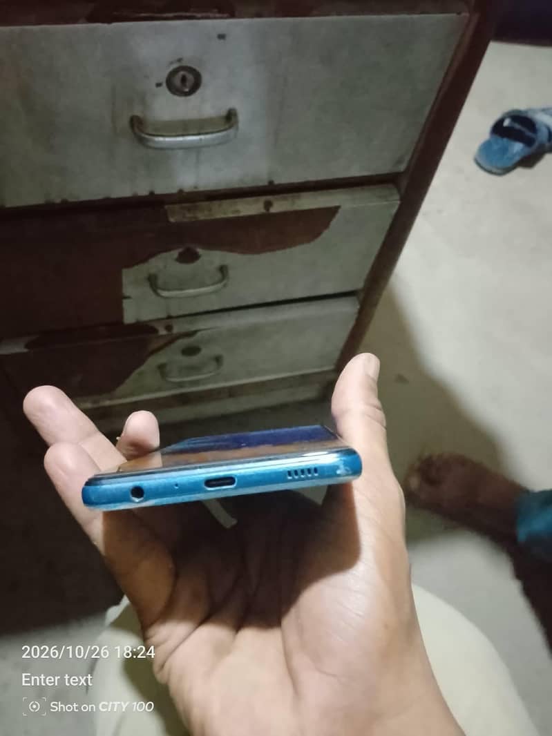 Samsung Mobile A72 1