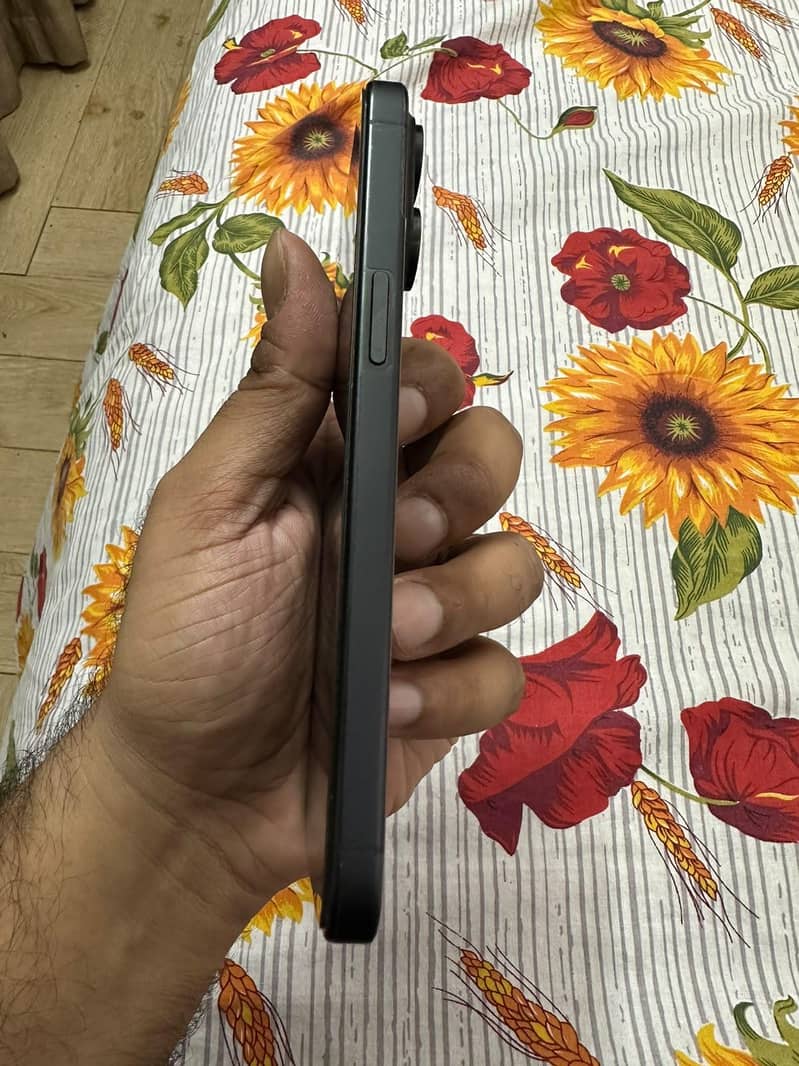 Apple iPhone 15 Pro Max 1