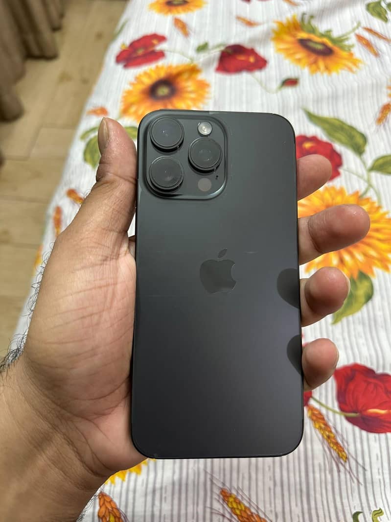 Apple iPhone 15 Pro Max 2