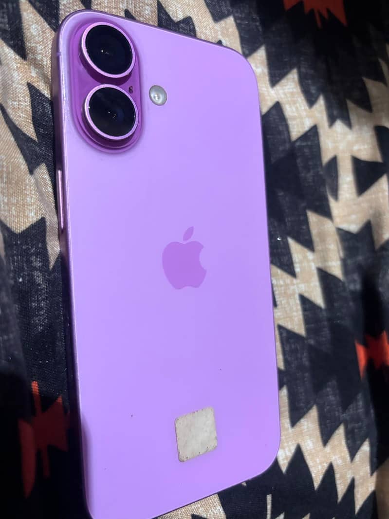 Apple iPhone 16 0