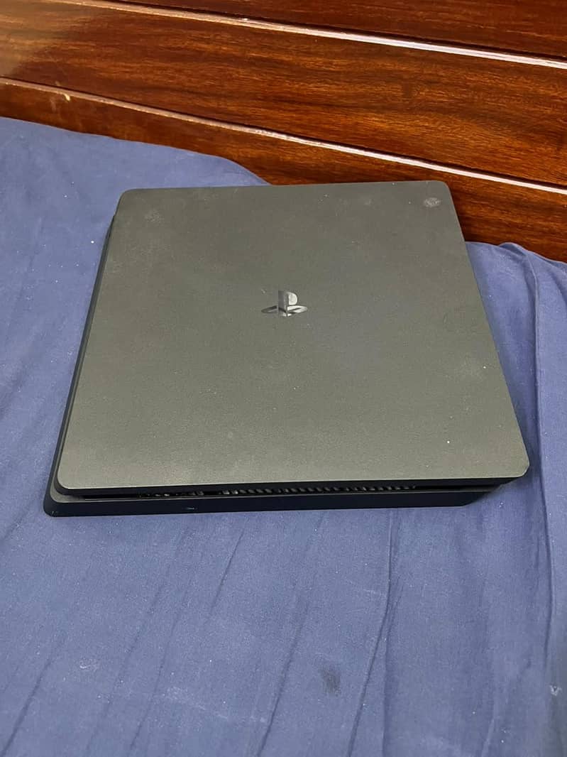 PS4 slim 1tb 3