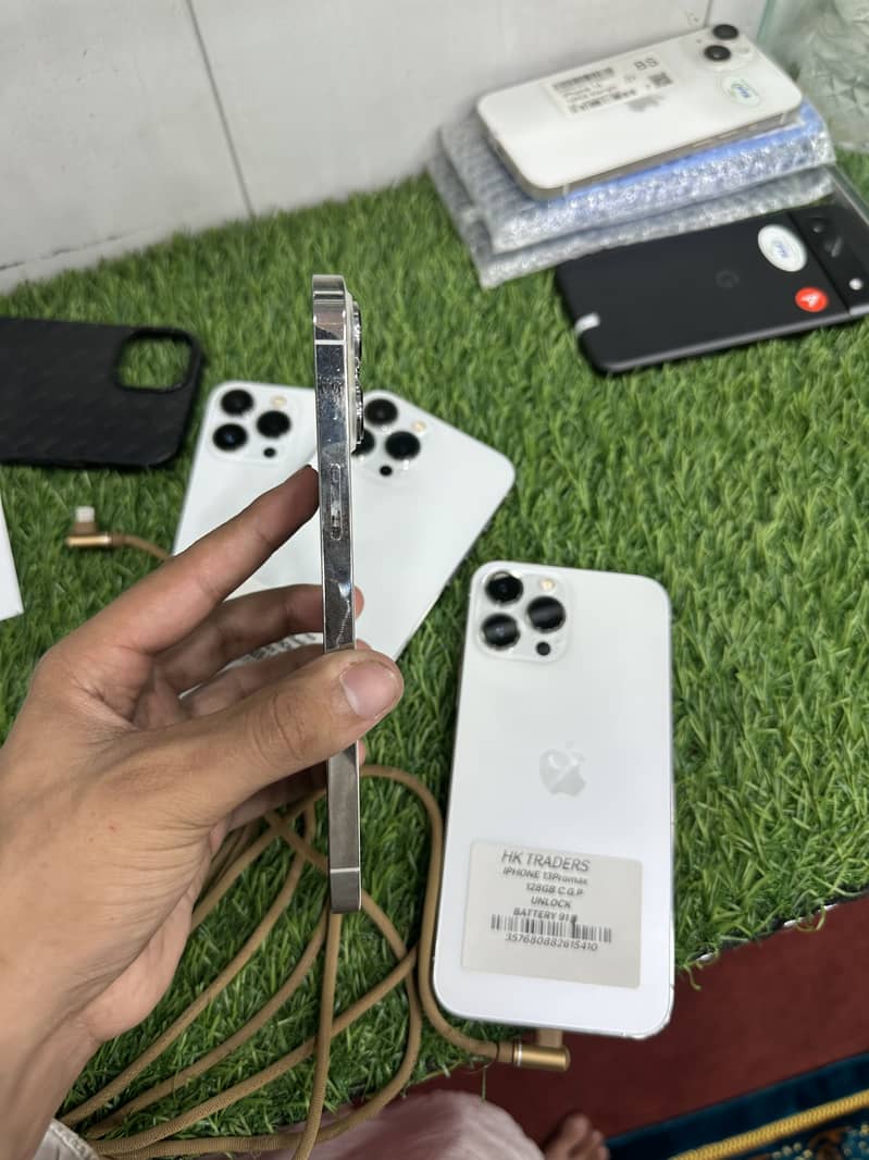 Apple iPhone 13 Pro Max 1