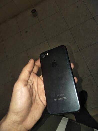 Apple iPhone 7 2