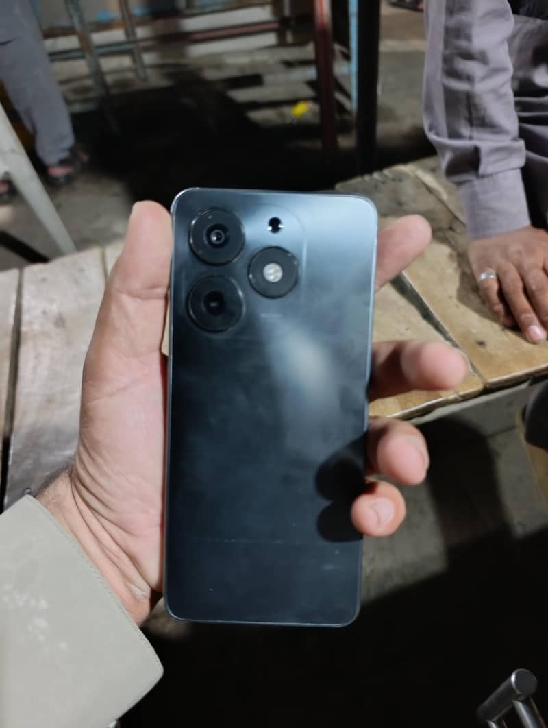 Tecno Spark 20c 4/128 2