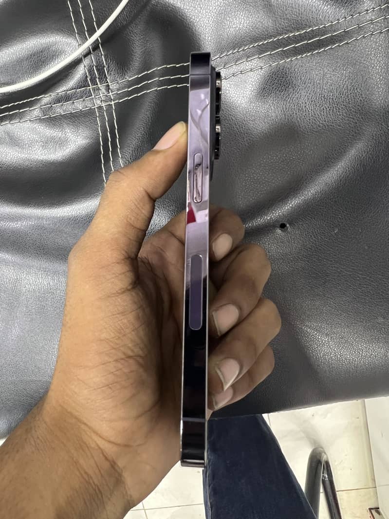 Apple iPhone 14 Pro 2