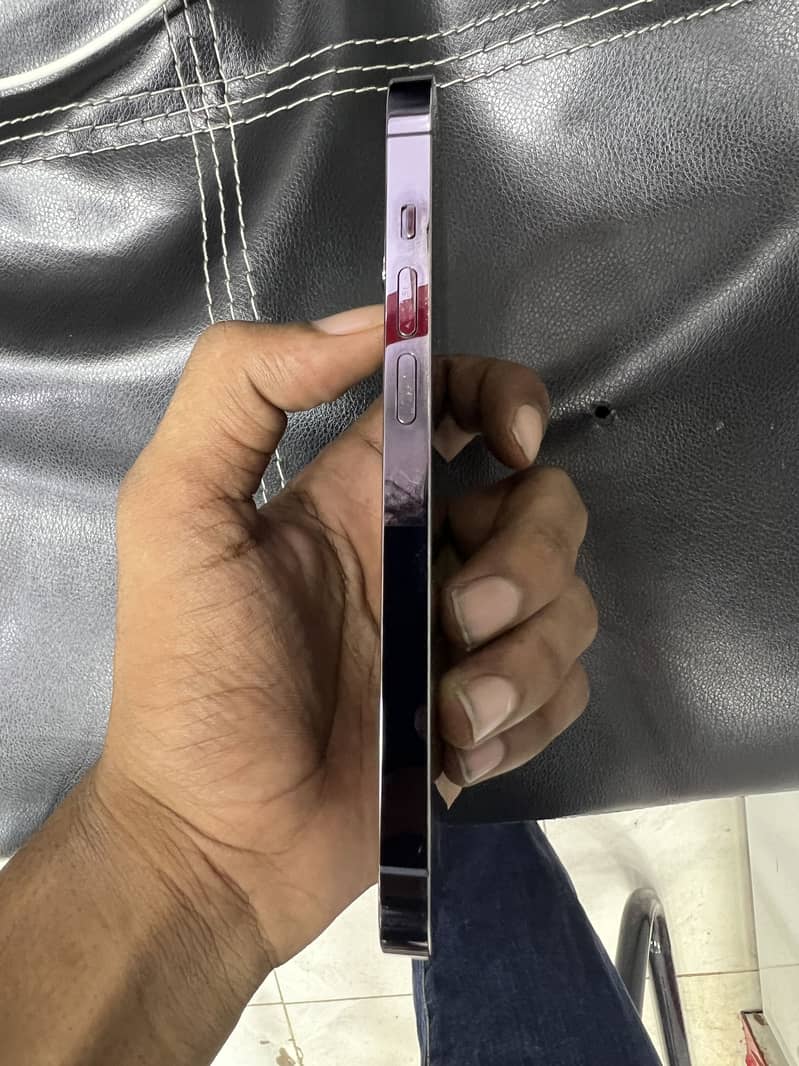 Apple iPhone 14 Pro 4