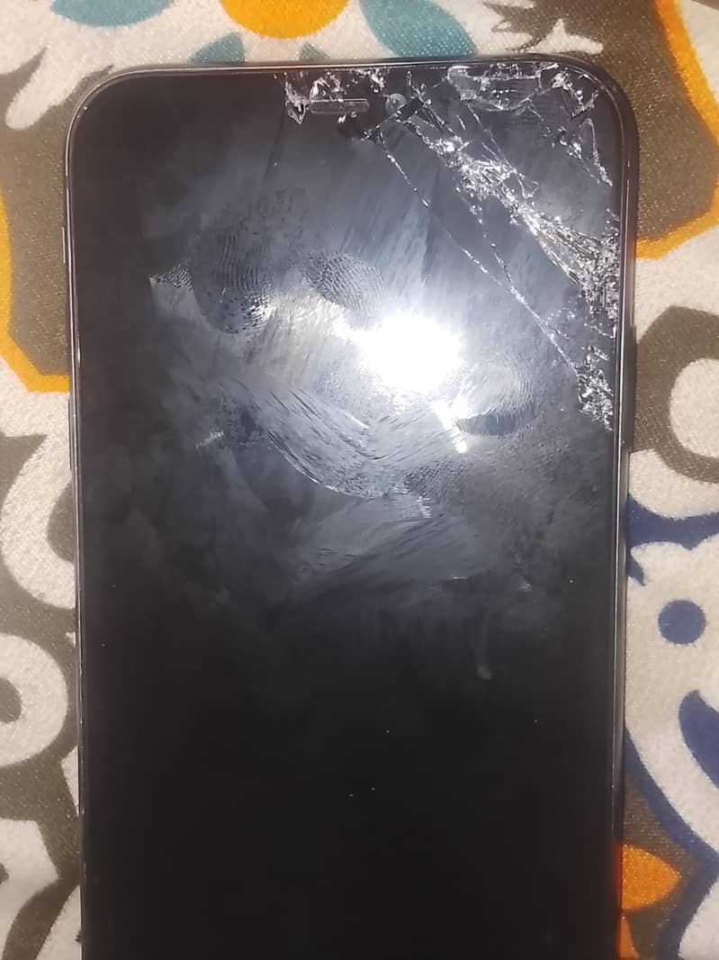 Apple iPhone 11 0