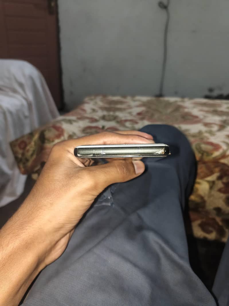 Google Pixel 6a 5