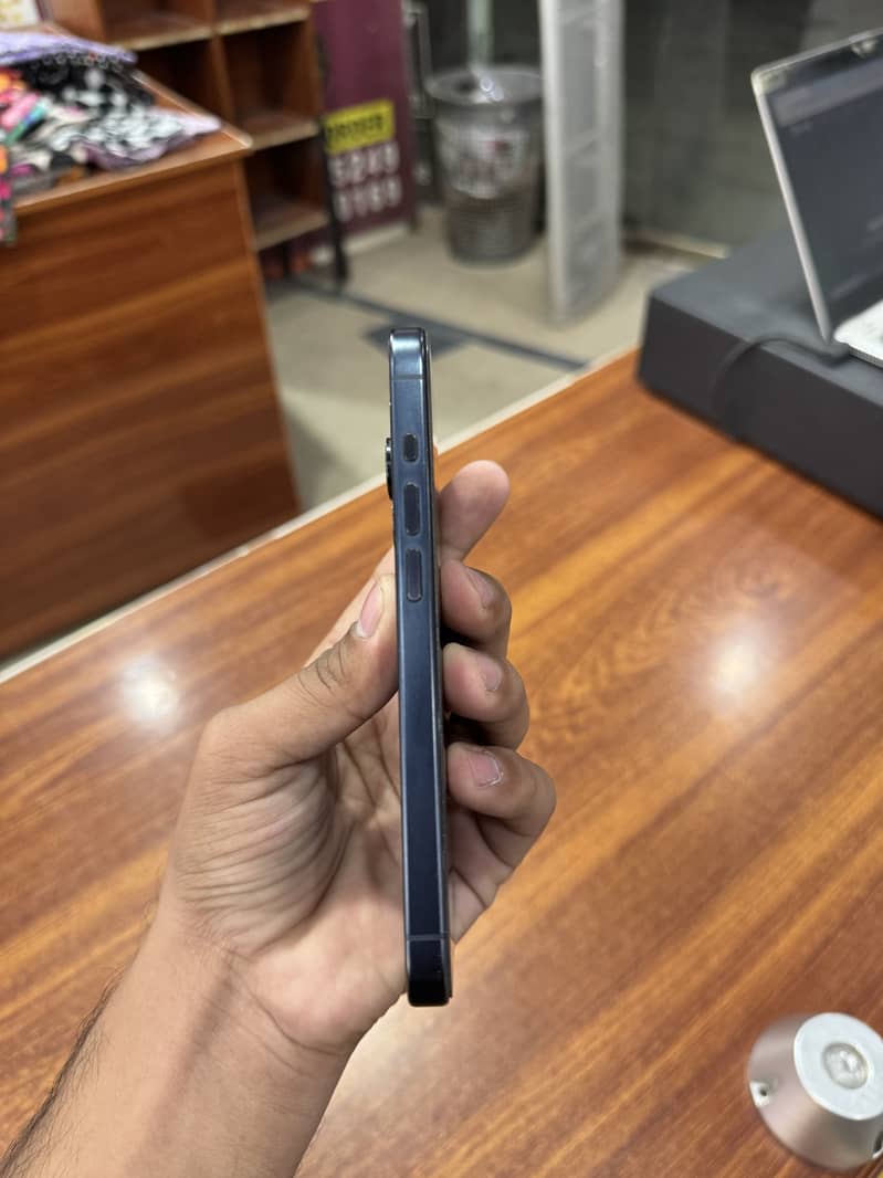 Apple iPhone 15 Pro 1