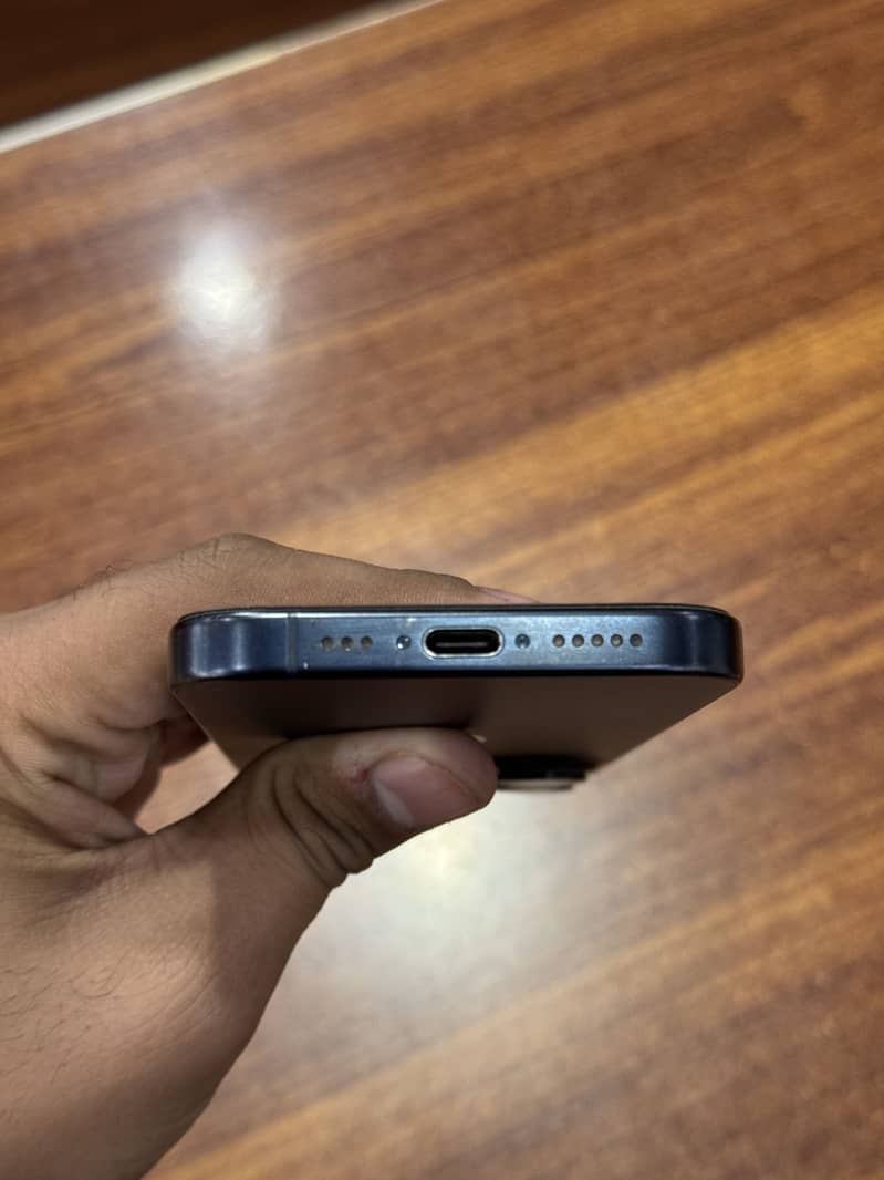 Apple iPhone 15 Pro 9