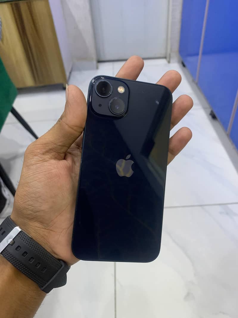 Apple iPhone 13 0