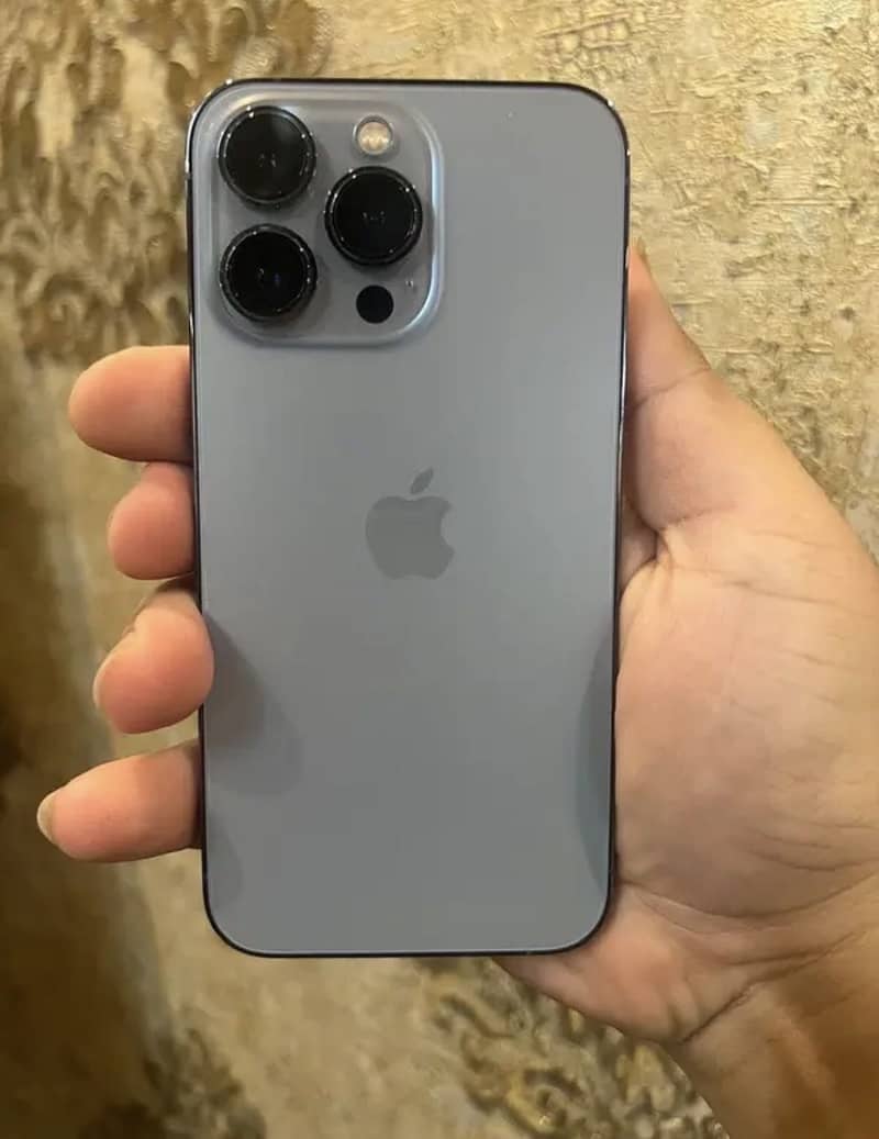 Apple iPhone 13 Pro 1