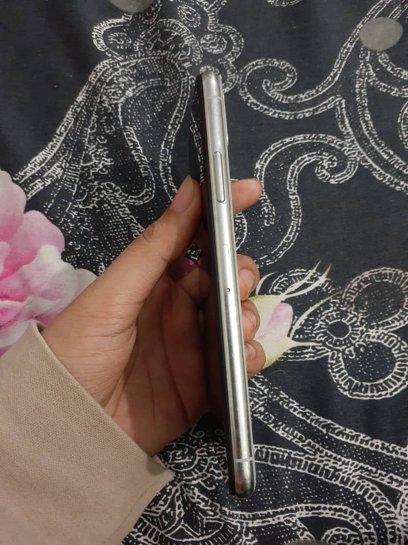 Apple iPhone X 2
