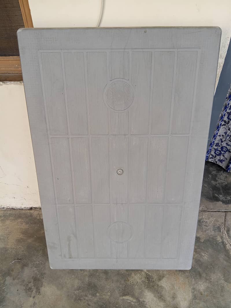 Folding plastic table 2