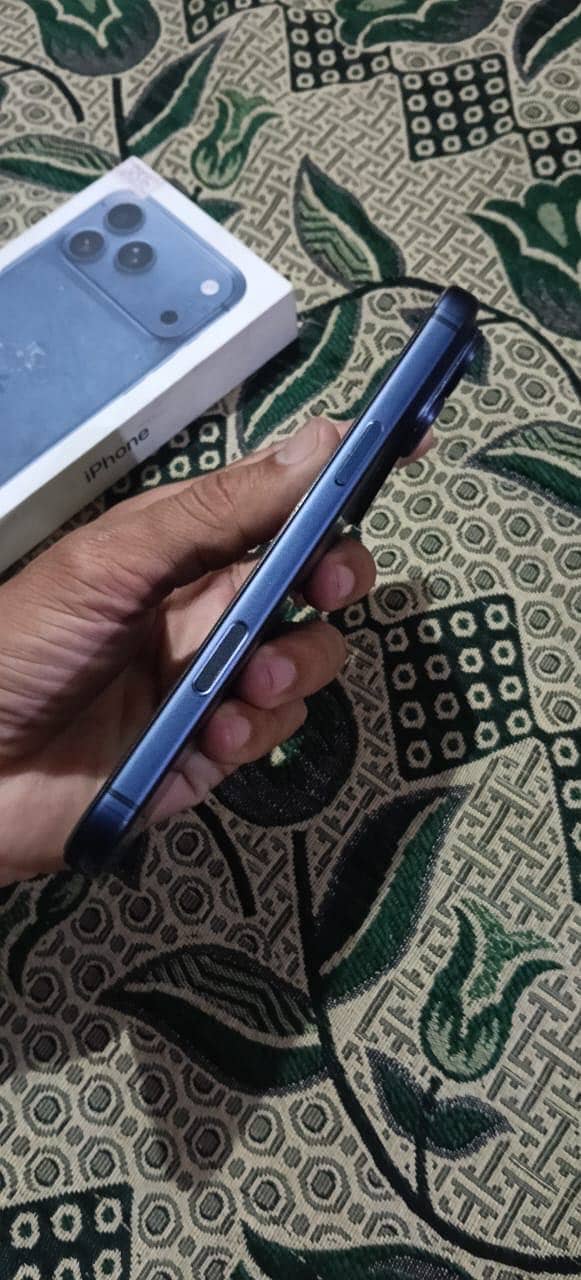 Apple iPhone 17 Pro Max 0