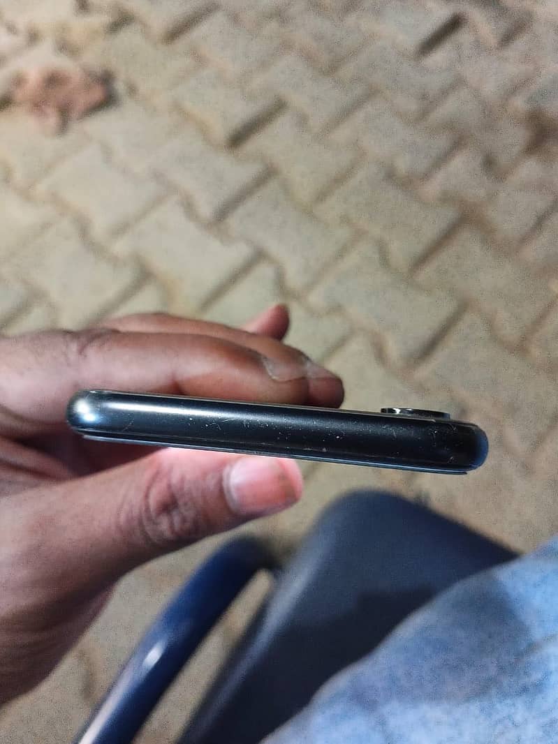 Apple iPhone X 4