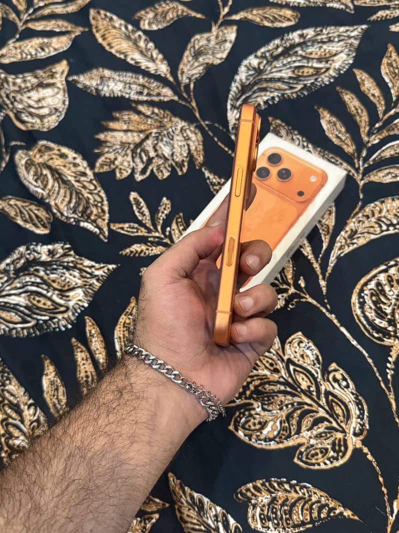 Apple iPhone 17 Pro 2