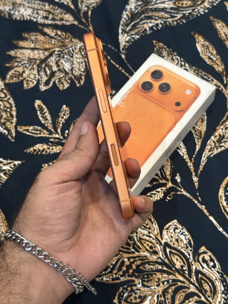 Apple iPhone 17 Pro 6