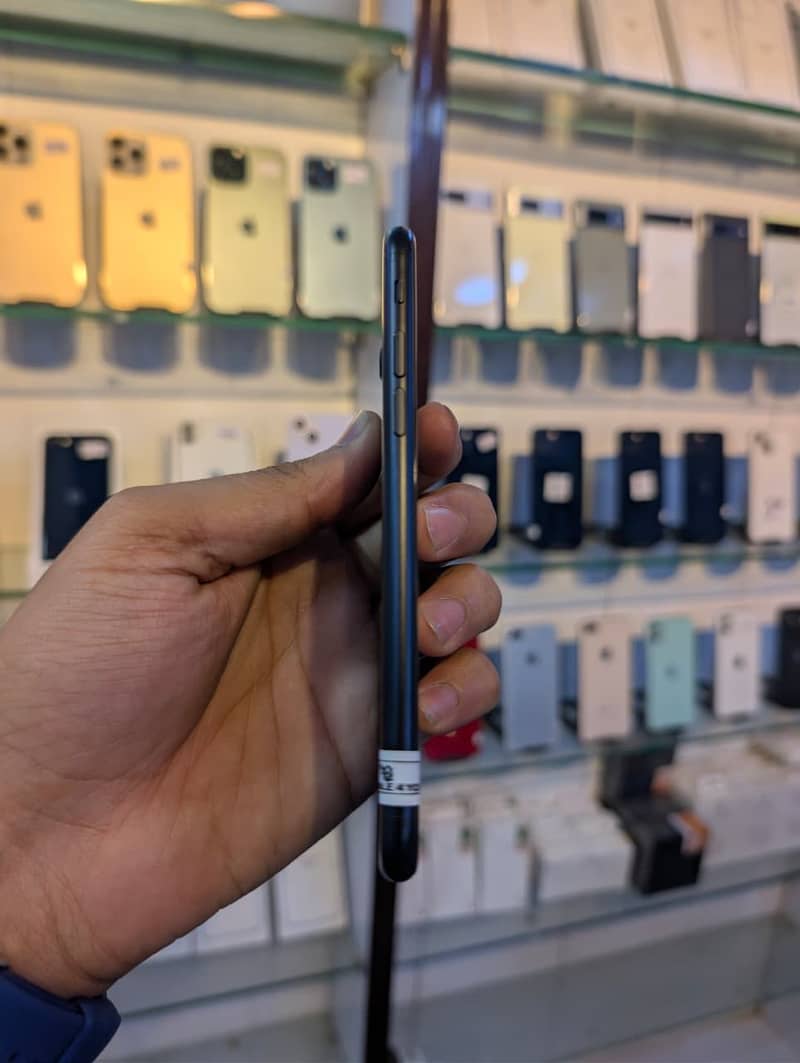 Apple iPhone SE 0