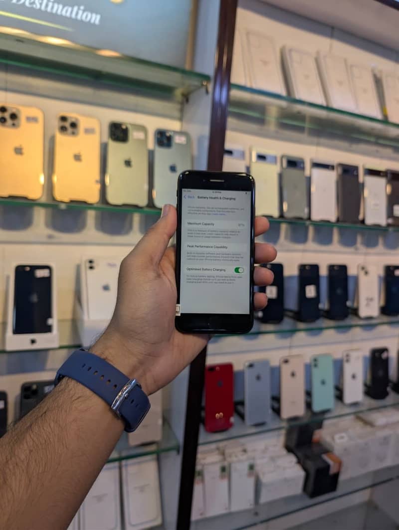Apple iPhone SE 4