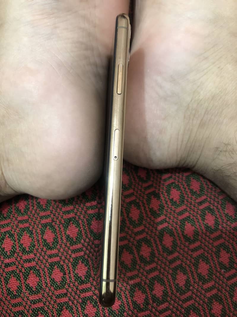 Apple iPhone 11 Pro Max 2