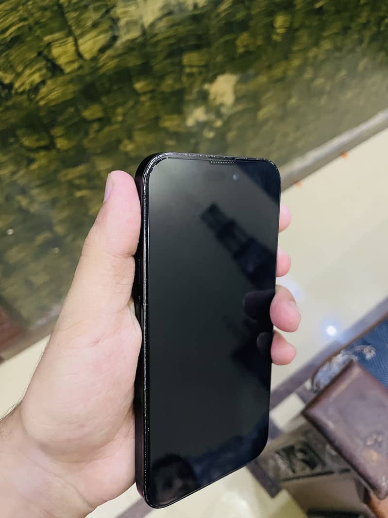 Apple iPhone 14 Pro 1