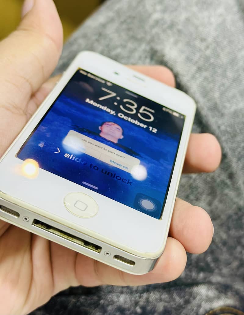 Apple iPhone 4s 4
