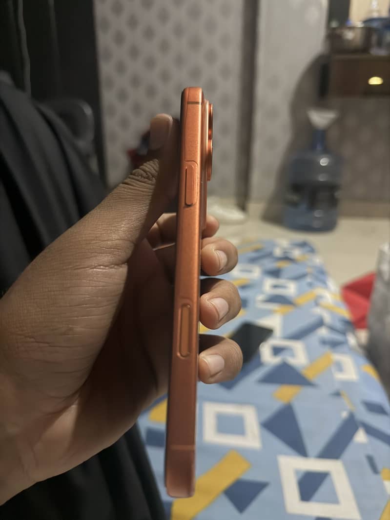 Apple iPhone 17 Pro Max 2