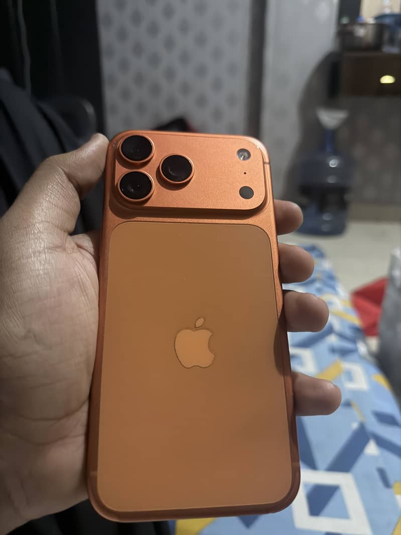 Apple iPhone 17 Pro Max 4